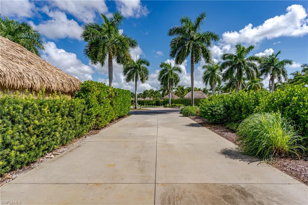 NAPLES MOTORCOACH RESORT - Land