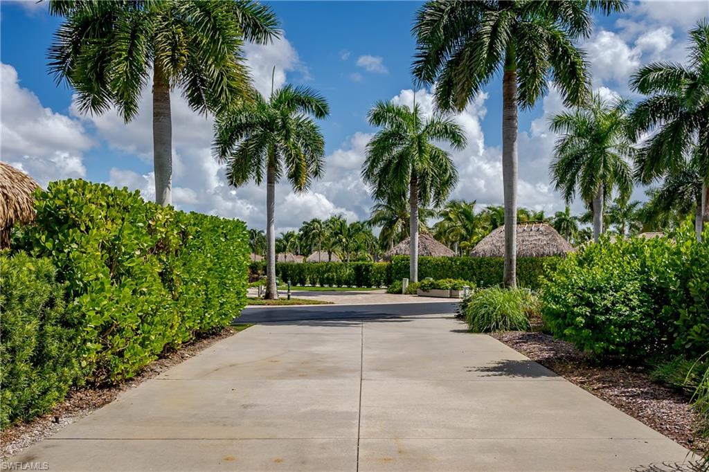 NAPLES MOTORCOACH RESORT - Land