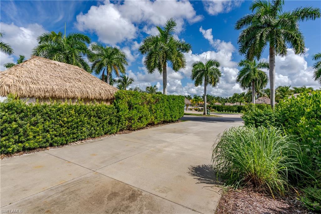 NAPLES MOTORCOACH RESORT - Land