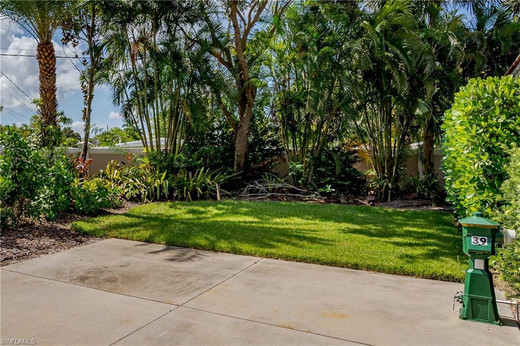 NAPLES MOTORCOACH RESORT - Land