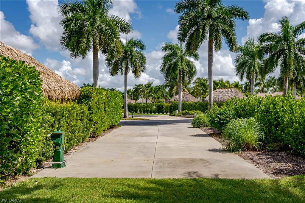 NAPLES MOTORCOACH RESORT - Land