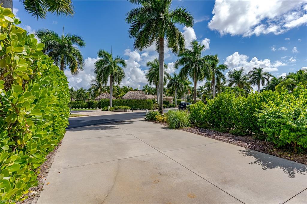 NAPLES MOTORCOACH RESORT - Land