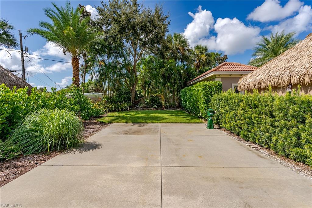 NAPLES MOTORCOACH RESORT - Land