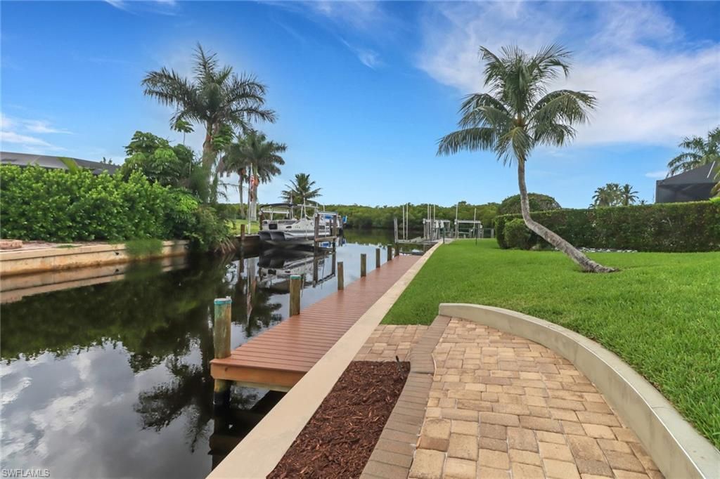 Photo of 2105 Sheepshead DR, NAPLES, FL 34102 (MLS # 225069719)