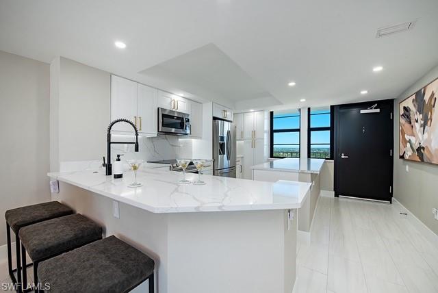 380 Seaview CT 1704