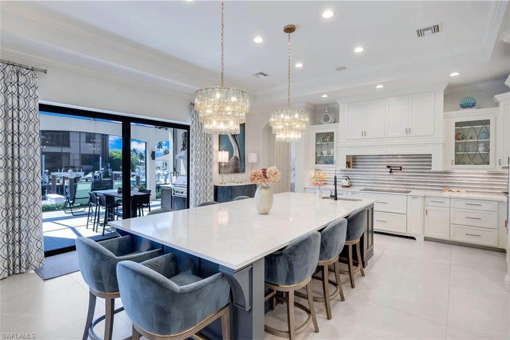 MARCO BEACH - Residential