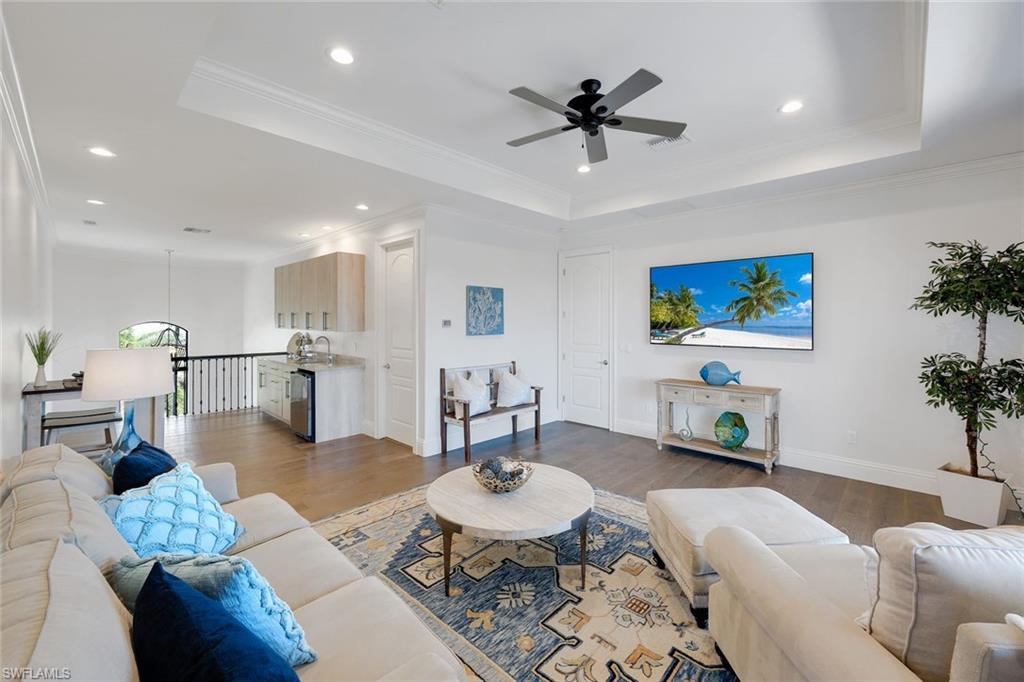 MARCO BEACH - Residential