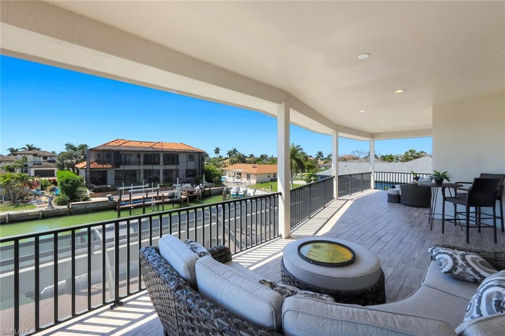 MARCO BEACH - Residential