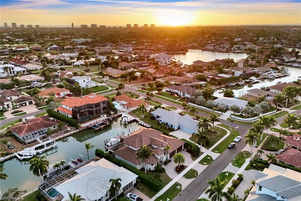 MARCO BEACH - Residential