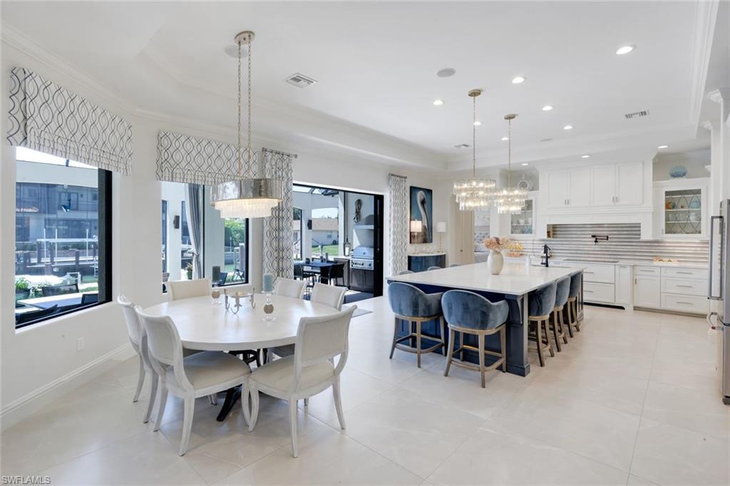 MARCO BEACH - Residential