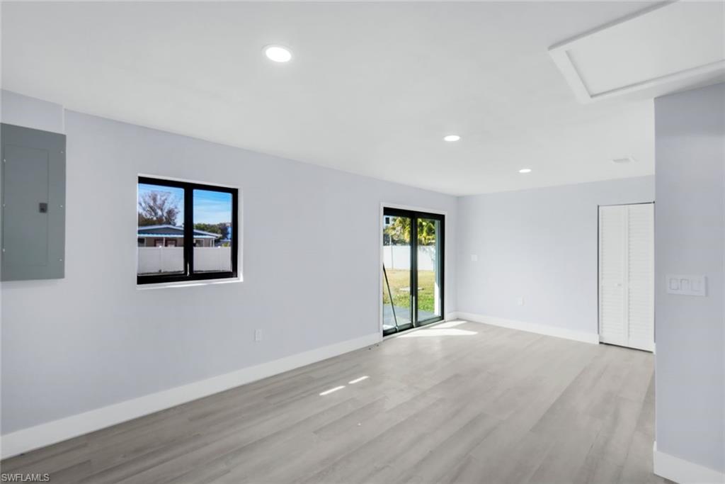 BERTS BAYSHORE MANOR - Residential Lease