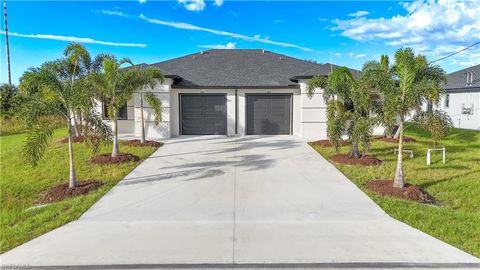 843 Duplex ST E LEHIGH ACRES FL 33974