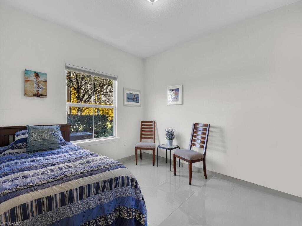 ROYAL GREENS - Residential