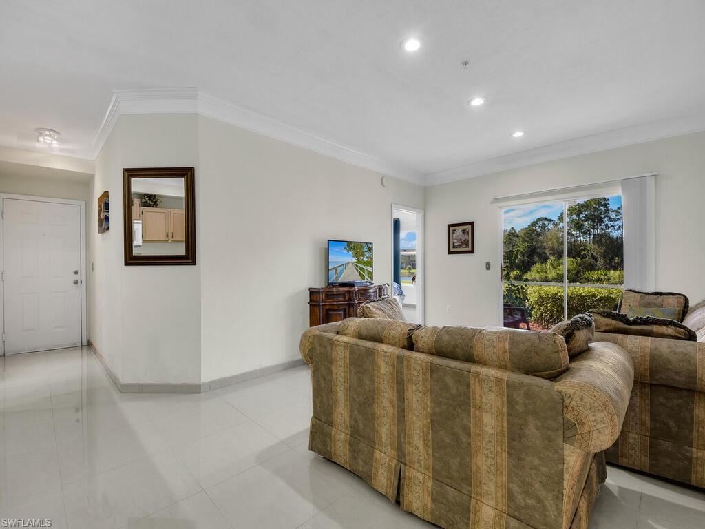 ROYAL GREENS - Residential