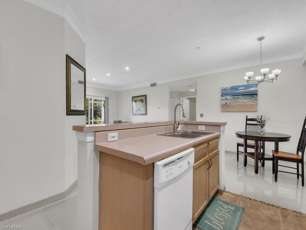 ROYAL GREENS - Residential