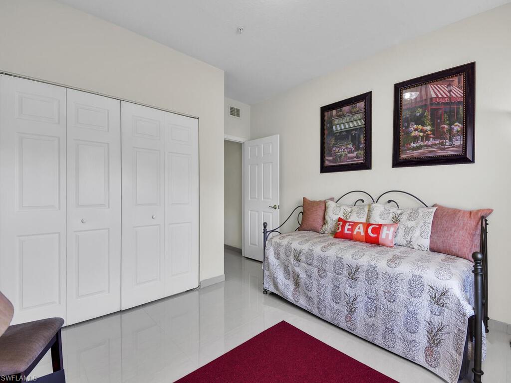 ROYAL GREENS - Residential