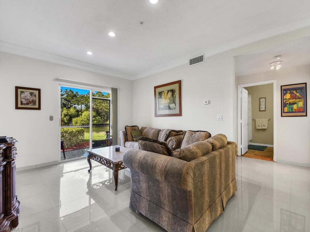 ROYAL GREENS - Residential