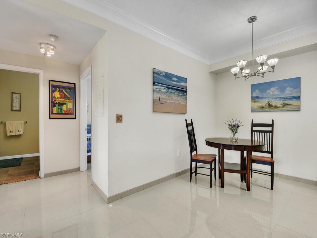 ROYAL GREENS - Residential