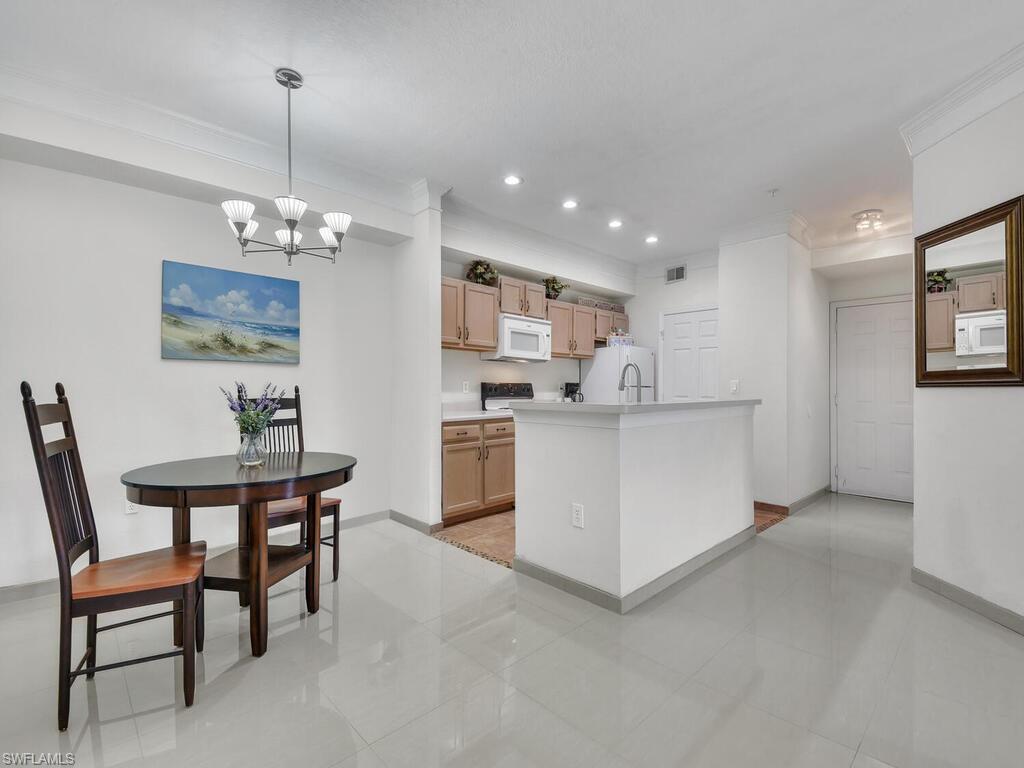 ROYAL GREENS - Residential