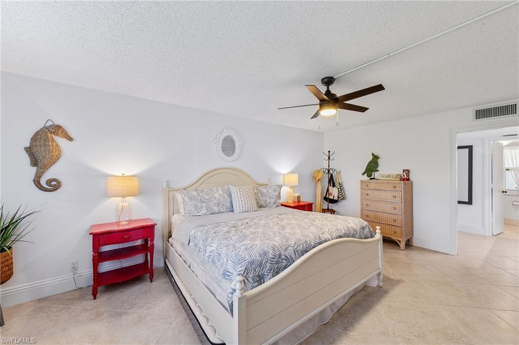 GLADES COUNTRY CLUB - Residential