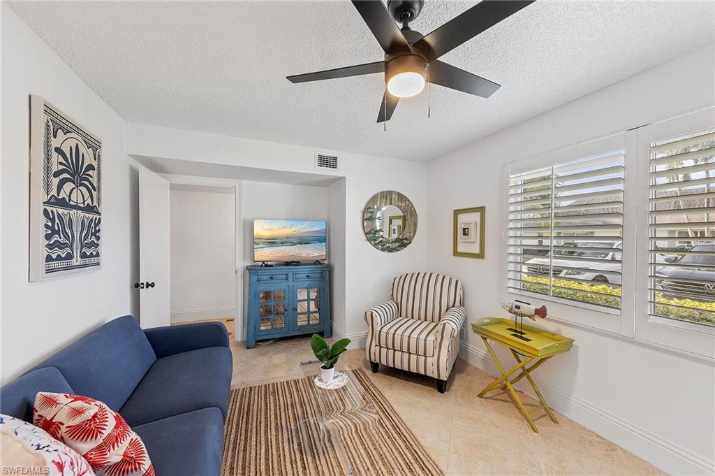 GLADES COUNTRY CLUB - Residential