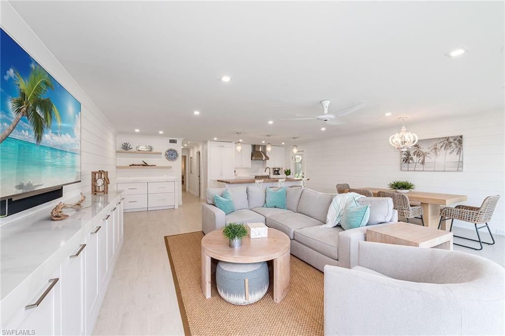 2850 Gulf Shore BLVD N 110