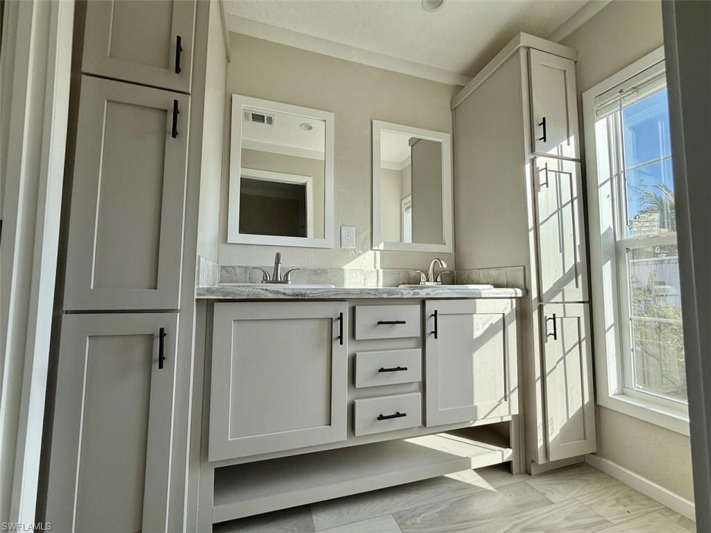 SUNCOAST ESTATE - Residential