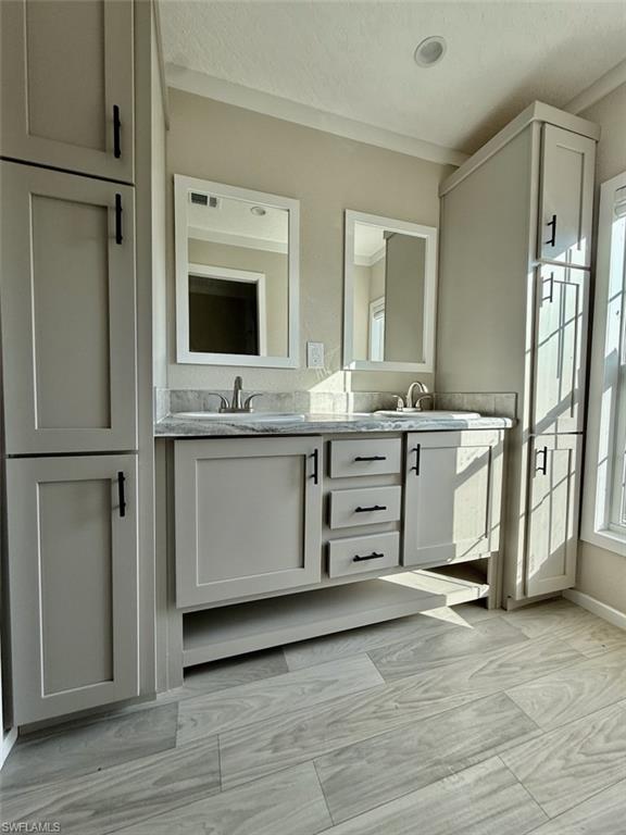 SUNCOAST ESTATE - Residential