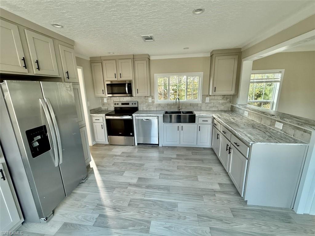 SUNCOAST ESTATE - Residential