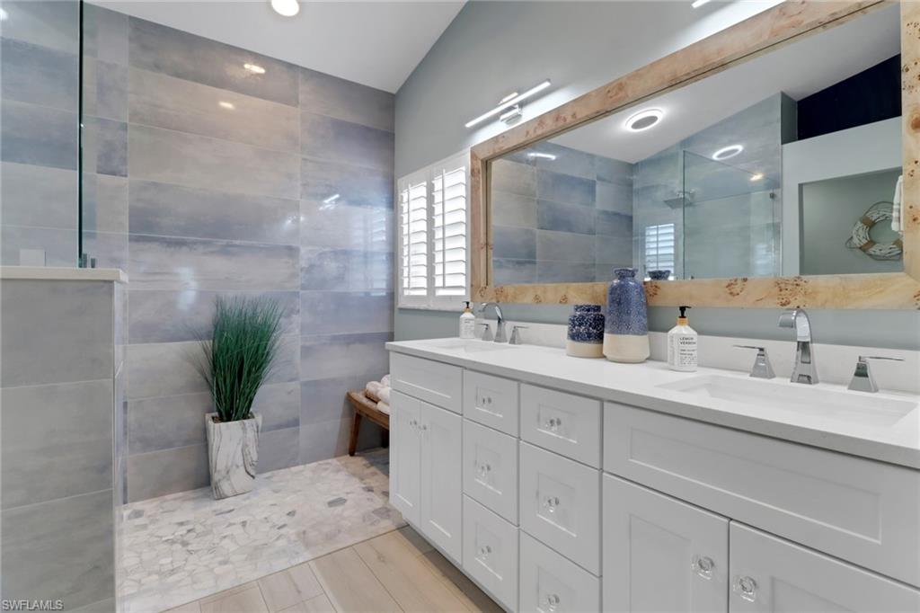 OLDE HICKORY GOLF & COUNTRY CLUB - Residential