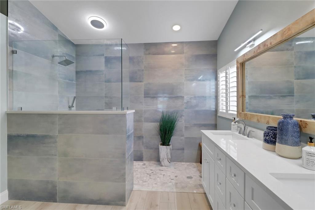 OLDE HICKORY GOLF & COUNTRY CLUB - Residential