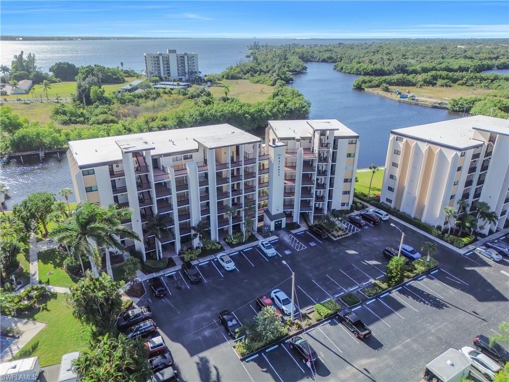 PARKWAY CONDO - Residential