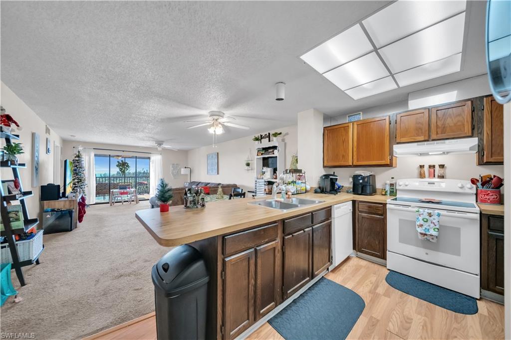 PARKWAY CONDO - Residential