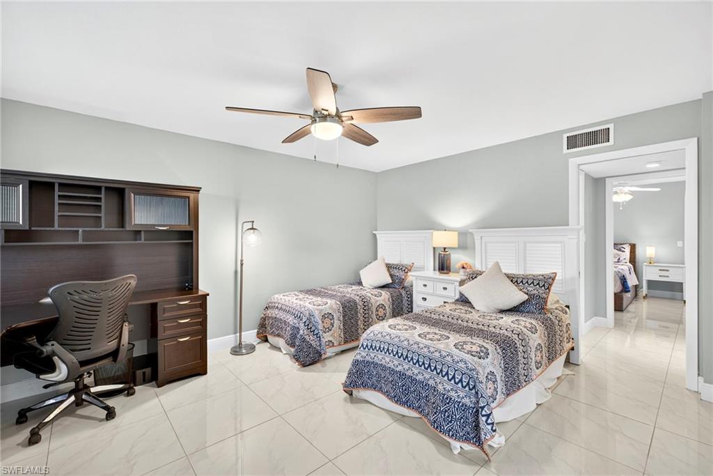 LAKEWOOD VILLAS - Residential Lease