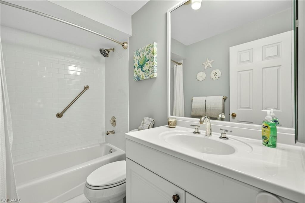 LAKEWOOD VILLAS - Residential Lease