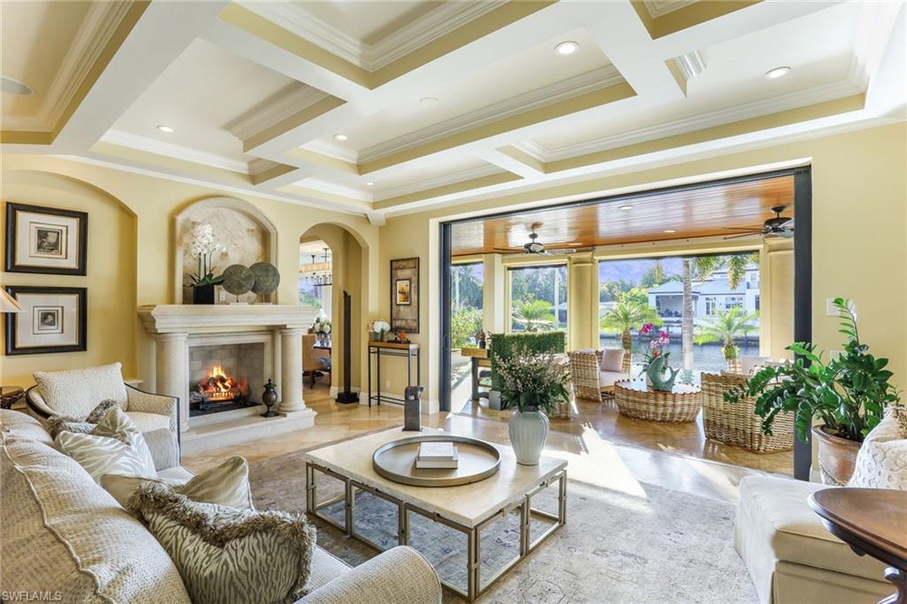 AQUALANE SHORES - Residential