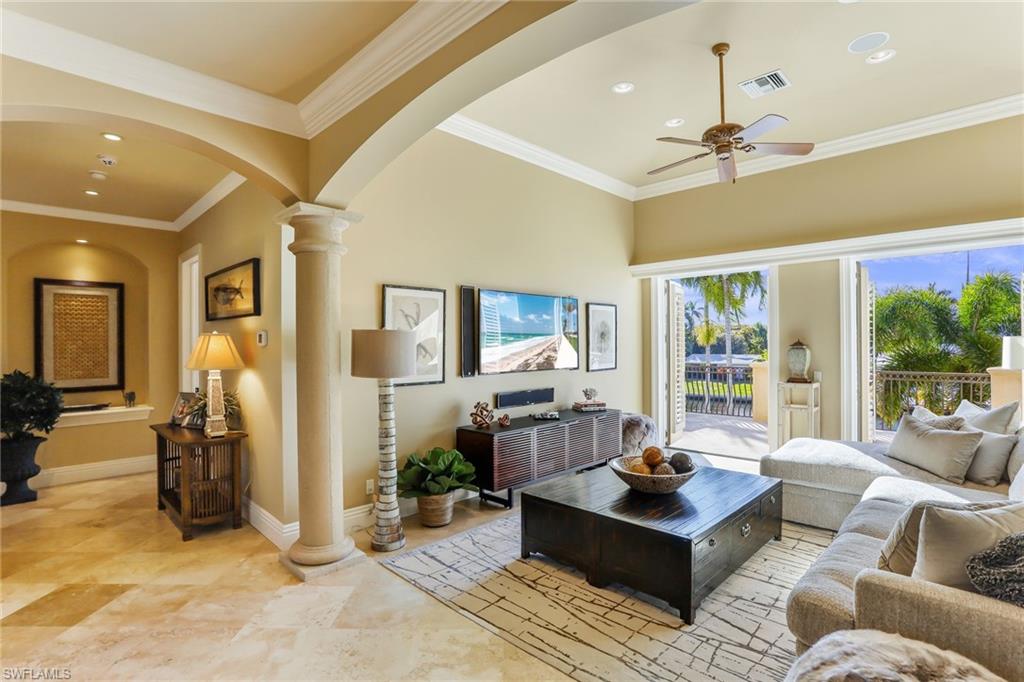 AQUALANE SHORES - Residential