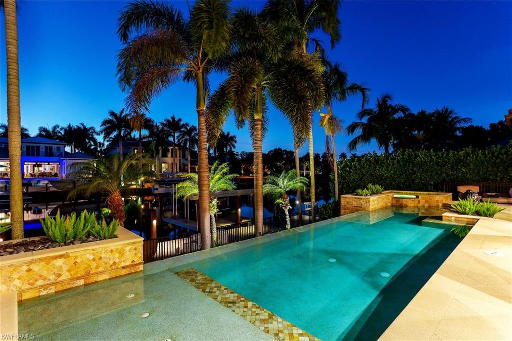 AQUALANE SHORES - Residential