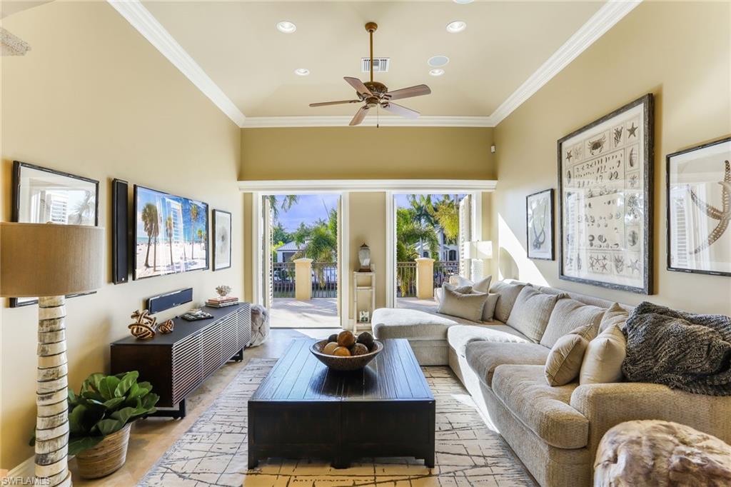 AQUALANE SHORES - Residential