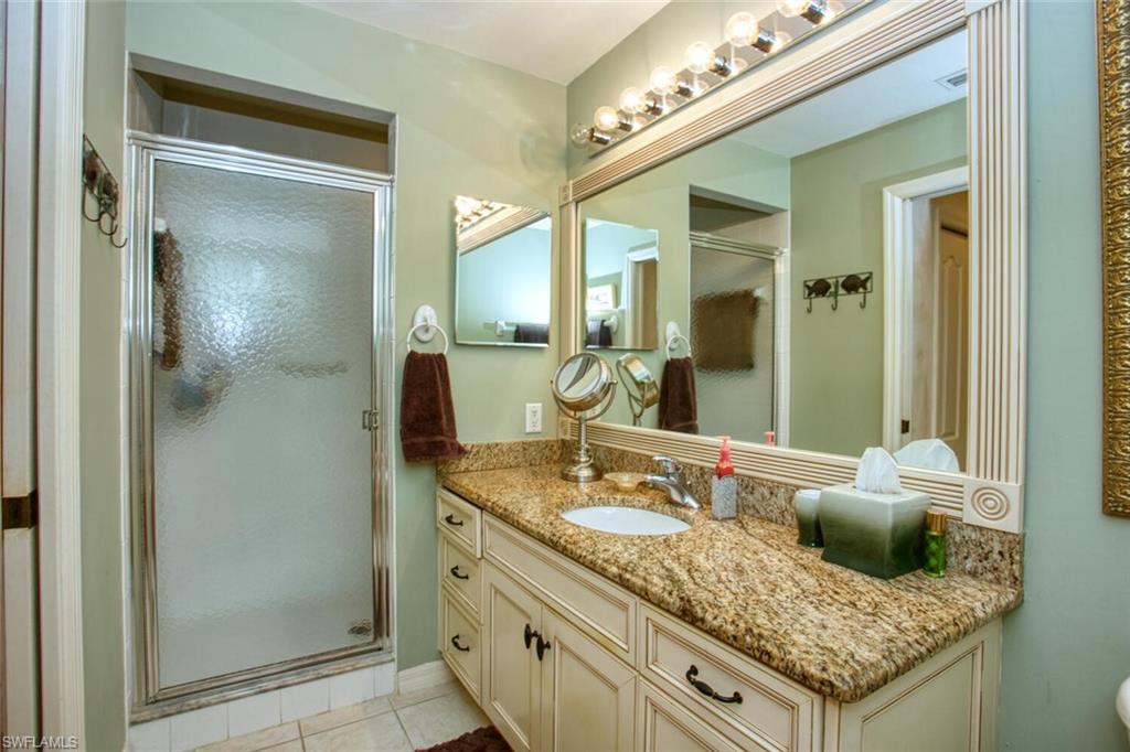 LAKESIDE GREEN - Residential