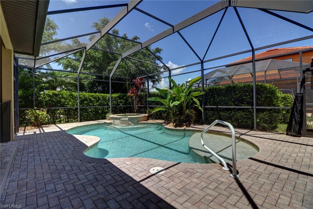 TROPICAL COVE - Residential