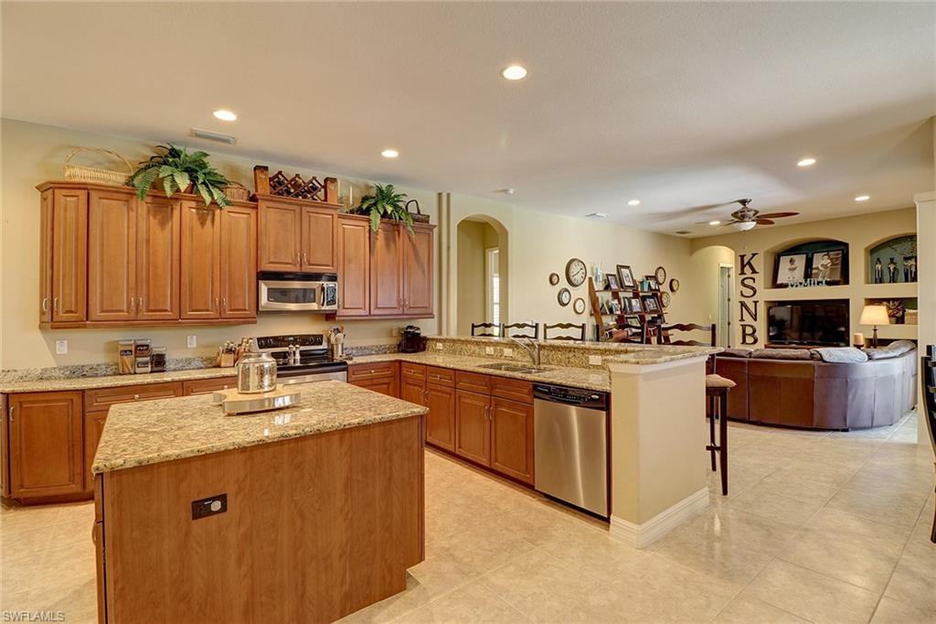 TROPICAL COVE - Residential