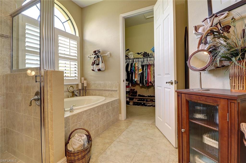 TROPICAL COVE - Residential