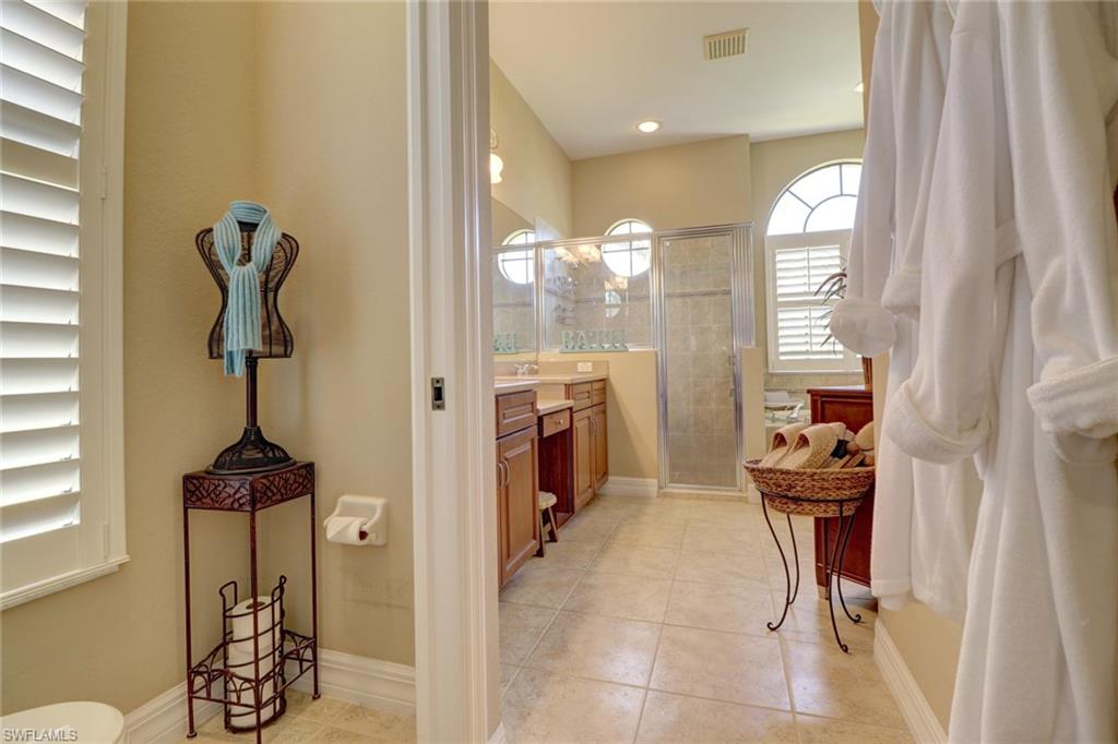 TROPICAL COVE - Residential