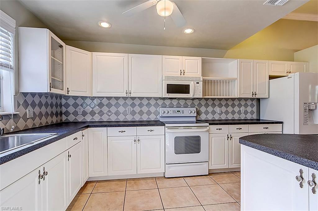 BONITA SPRINGS GOLF & COUNTRY CLUB - Residential