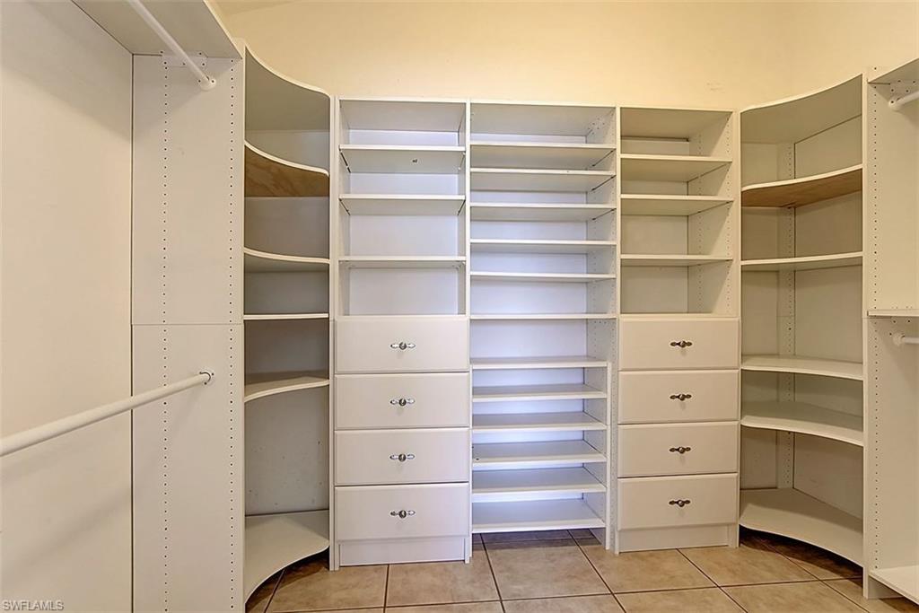 BONITA SPRINGS GOLF & COUNTRY CLUB - Residential