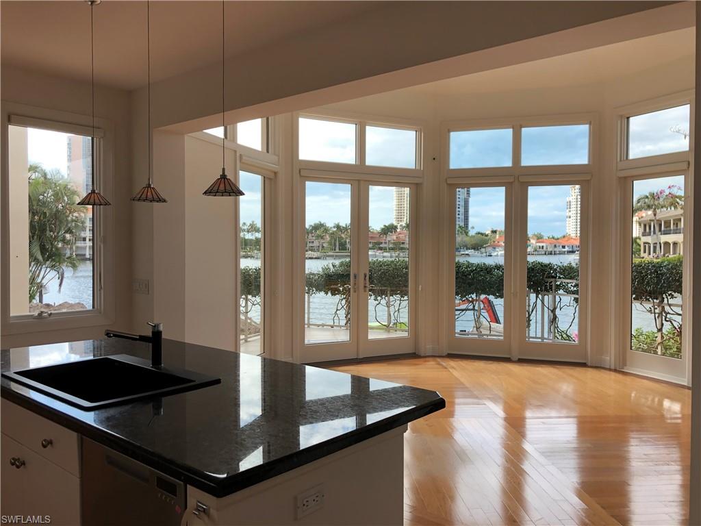 PARK SHORE - Residential