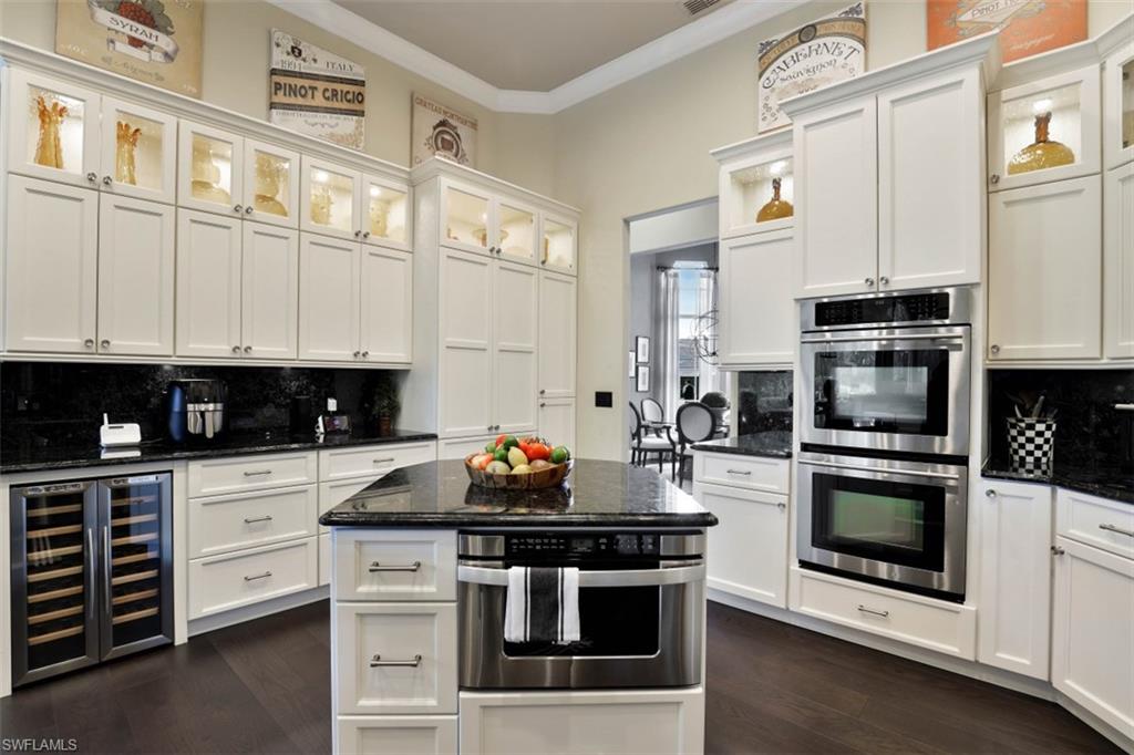 MARBLEHEAD MANOR - Residential