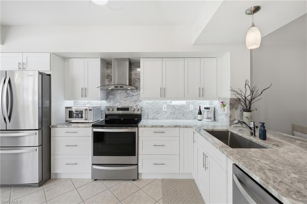 LAKEVIEW AT CARLTON LAKES - Residential Lease