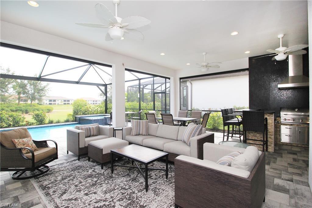 ESPLANADE - Residential Lease